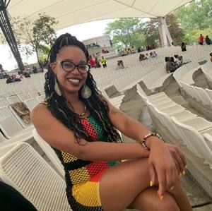 Meet your Posher, Crystal